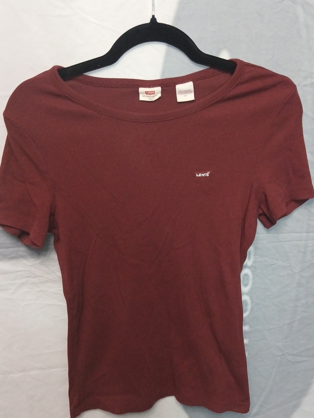Levi's Women's Crewneck Short Sleeve Tee in Burgundy